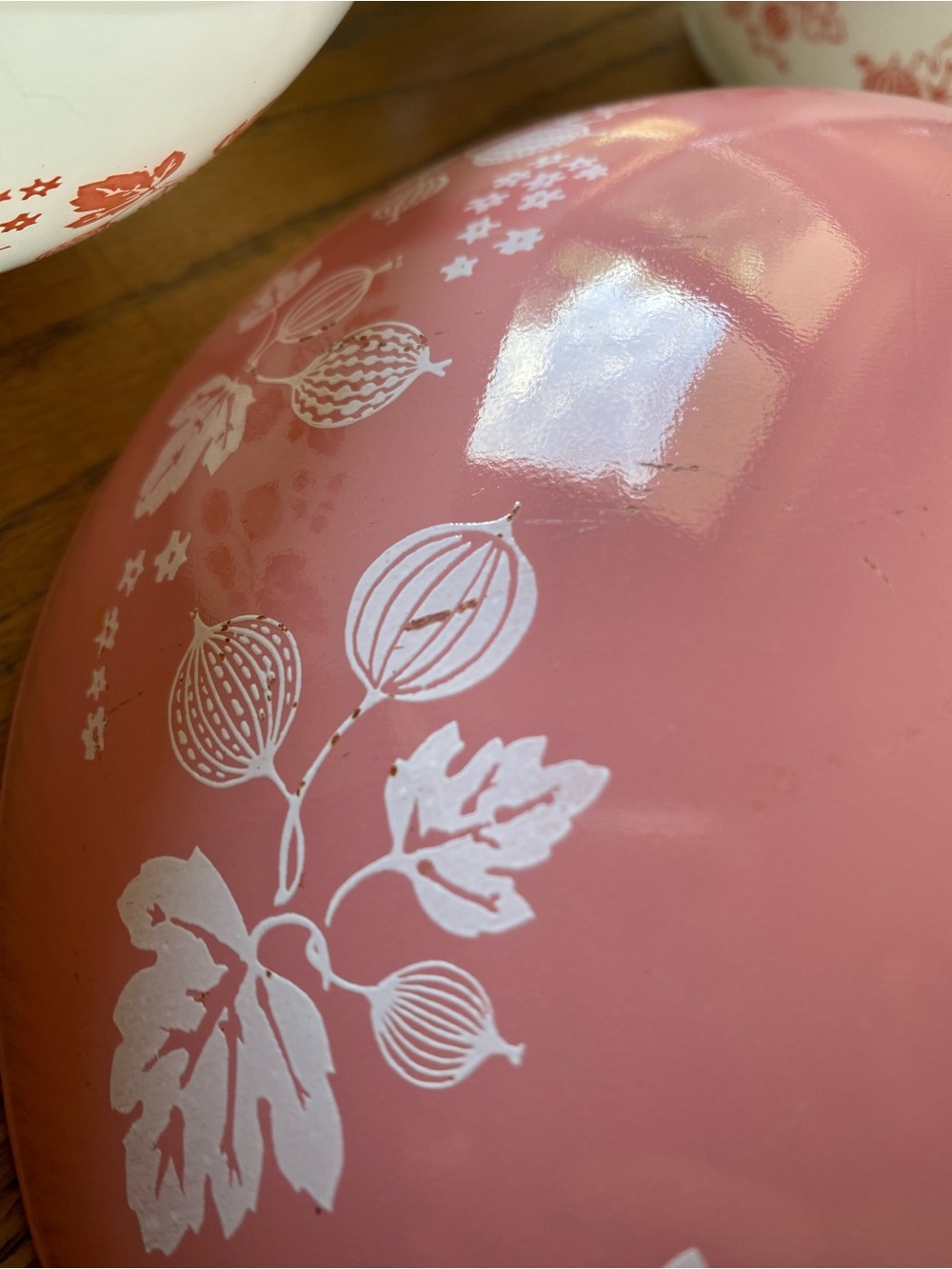 Vintage Pyrex mixing bowls are in the iconic Pink Gooseberry pattern. - Picture 9 of 14